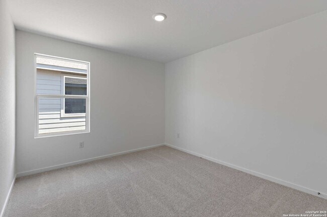 Building Photo - 285 Tahoe Ave