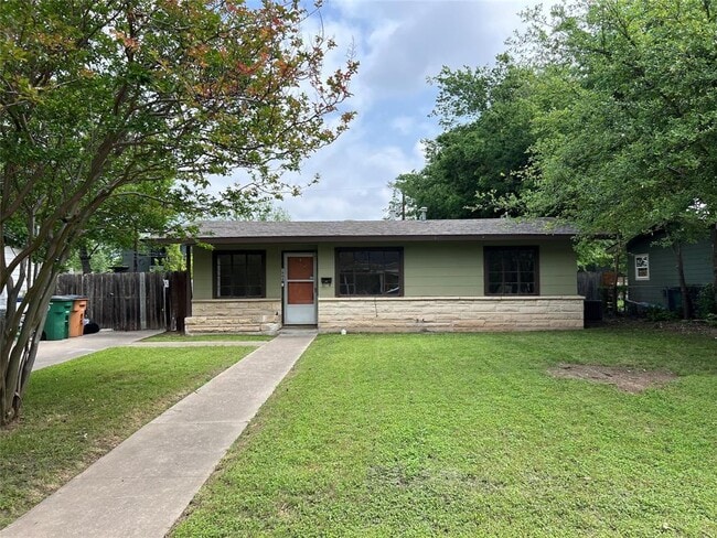 Building Photo - 1904 Aggie Ln