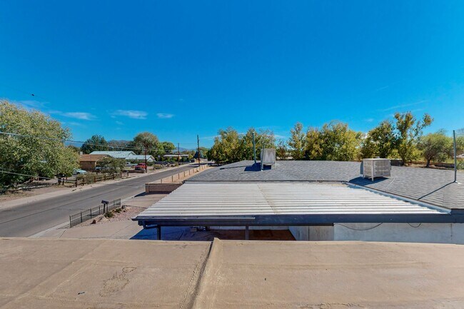 Building Photo - 2830 Floral Rd NW