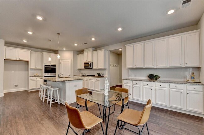 Building Photo - 2017 Yvette Wy