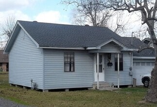 Building Photo - 2130 12th St