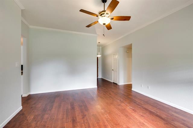 Building Photo - 1325 Lakeside Dr