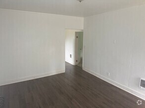 Building Photo - AA01