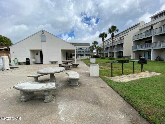 Building Photo - 17614 Front Beach Rd