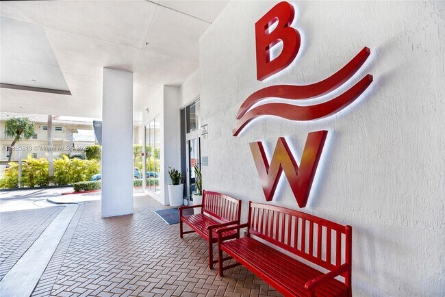 Building Photo - 2600 E Hallandale Beach Blvd