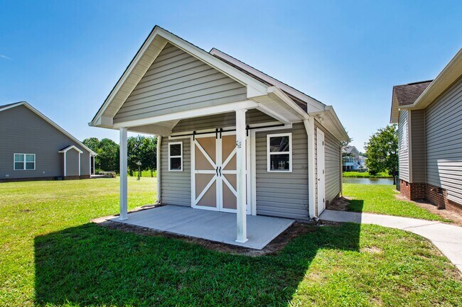Building Photo - 147 Watersedge Ln