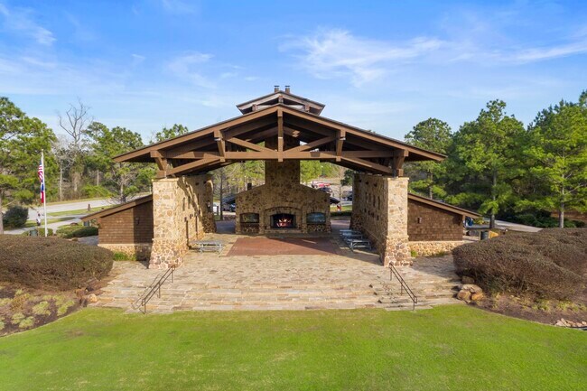 Building Photo - 102 Buck Trail Pl