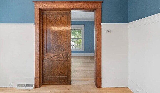 Building Photo - 240 Calkins Ave SE