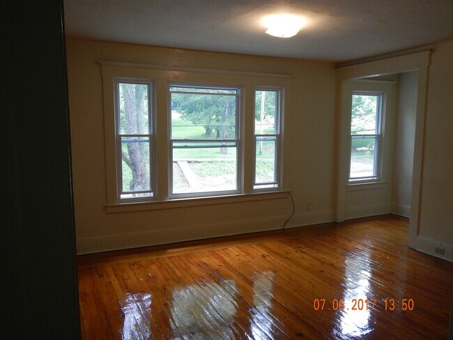 Building Photo - 1217 Madison St