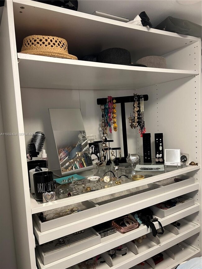 Building Photo - 90 Alton Rd