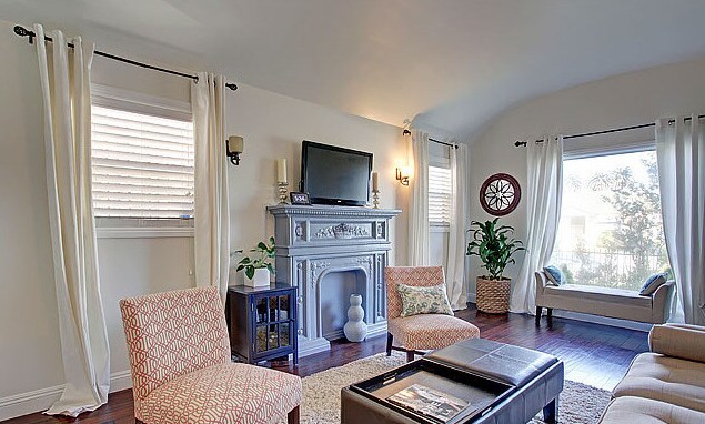 Living Room with Lots of Natural Light - 2315 S Cochran Ave