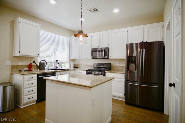 Building Photo - 10749 Turquoise Valley Dr