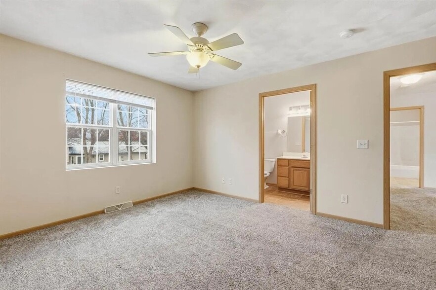 Building Photo - 1203 Stonewood Crossing