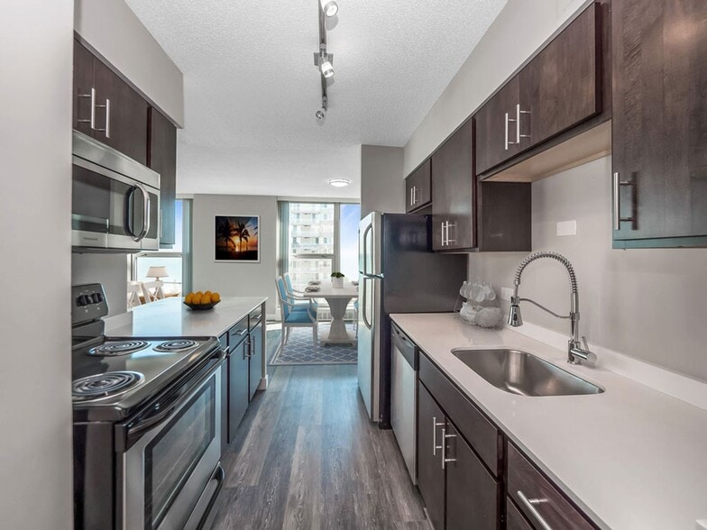 5600 North Sheridan Rd., Unit 4B, Chicago, IL 60660 - 5601 N Sheridan Rd