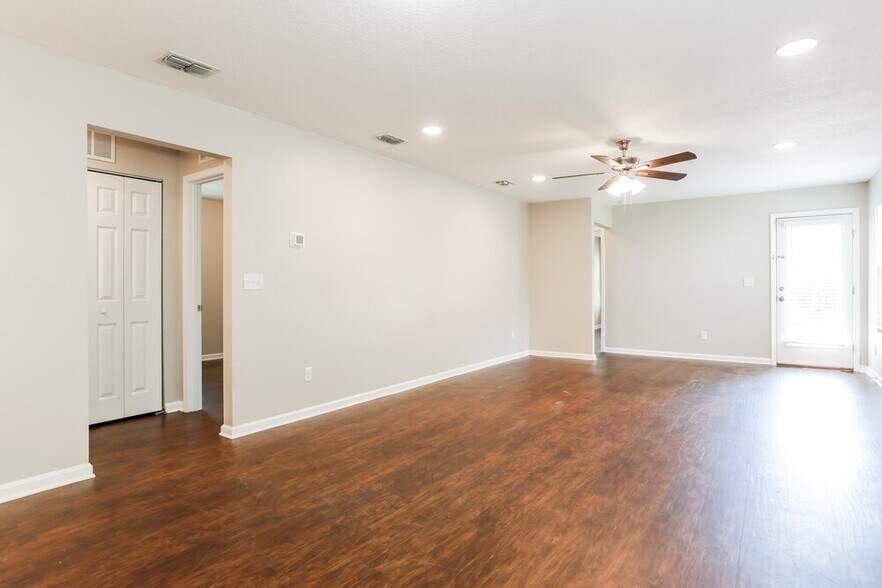 Building Photo - 8218 Highfield Ave