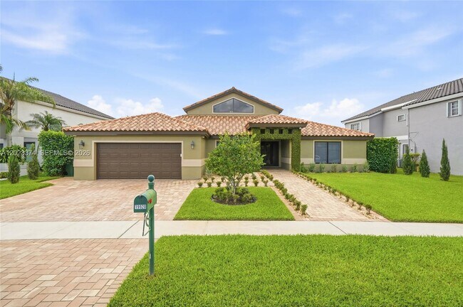 Building Photo - Northwest 9th Drive, Pembroke Pines, FL 33029 - 4 BR 2 BA single-family home