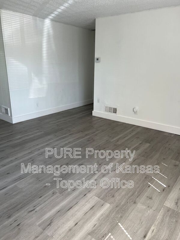 Building Photo - 3643 SW Clare Ave