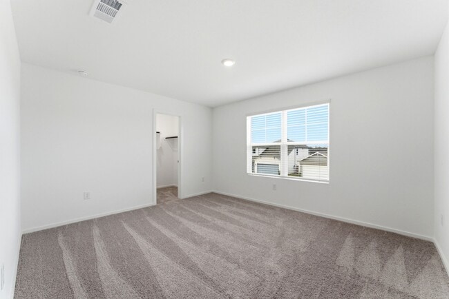 Building Photo - 26017 Hampshire Dr