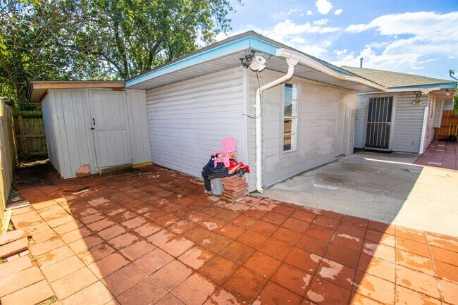 Building Photo - 918 Littleport Ln