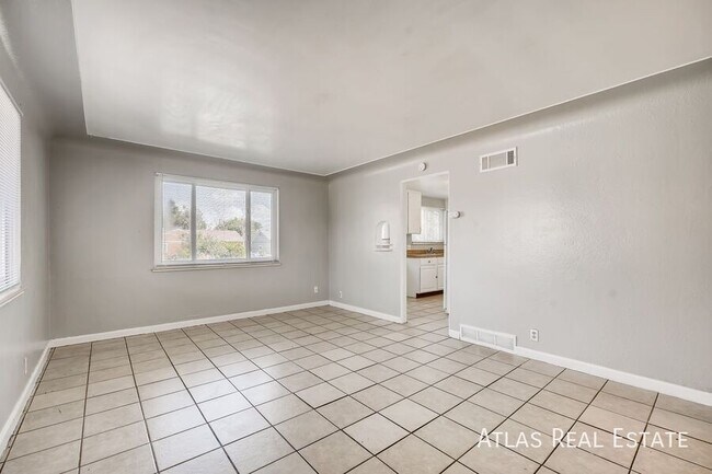 Building Photo - 1391 Lansing St