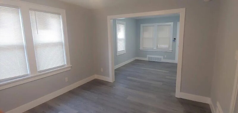 Building Photo - 5807 W Park Hill Ave