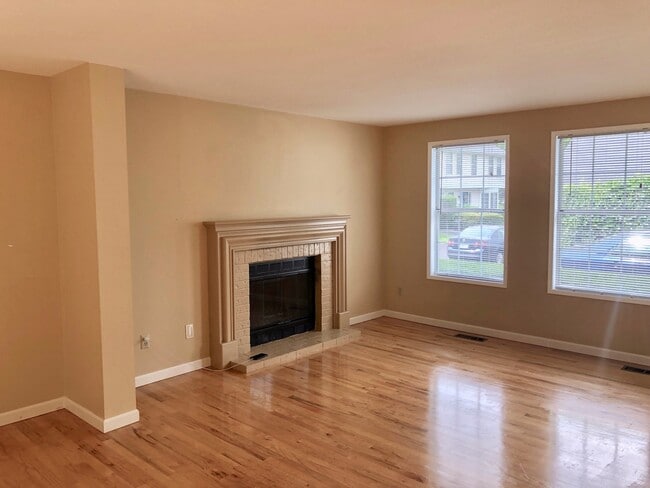 Building Photo - 12864 103rd Pl NE