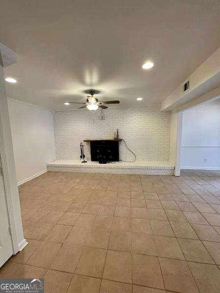 Building Photo - 8940 Bay Dr