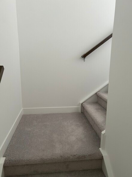 Building Photo - 1752 Trinity Ln