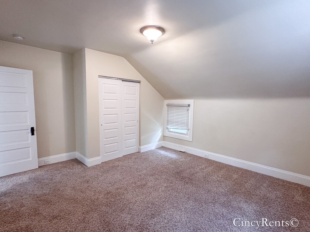 Building Photo - 3645 Zinsle Ave
