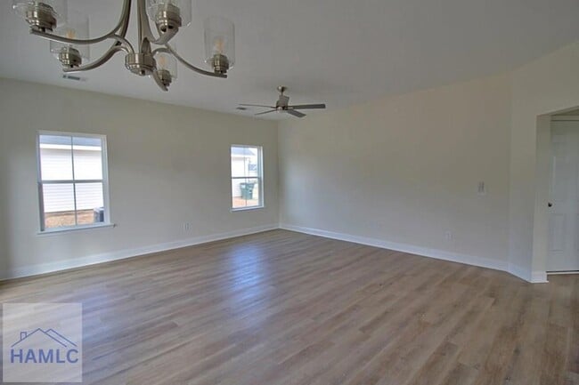 Building Photo - 149 W Franklin St