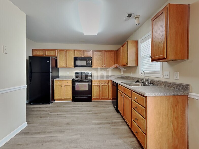 Building Photo - 4028 Tarrant Trace Cir