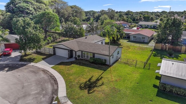 Building Photo - 1720 SW 13th St