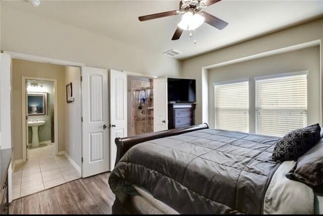 Building Photo - 129 Fort Griffin Dr