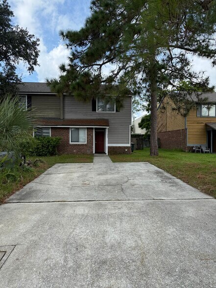 Building Photo - 11242 Shady Glen Dr