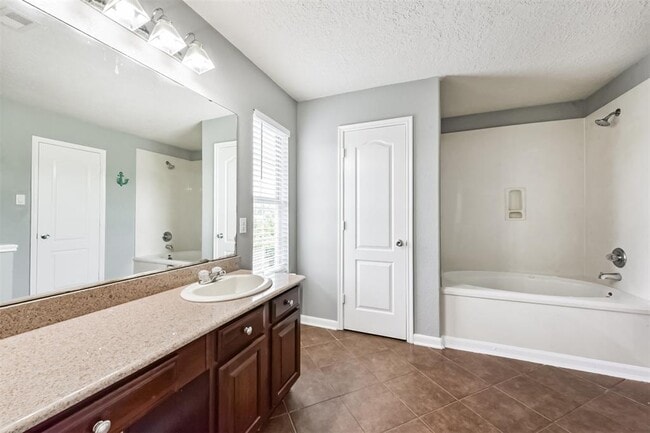 Building Photo - 22218 Orchard Dale Dr