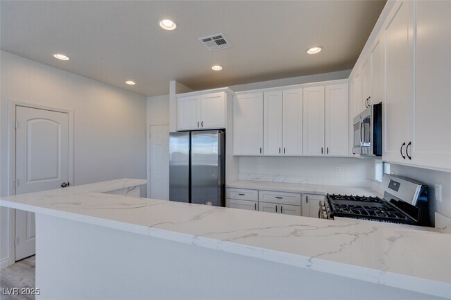 Building Photo - 778 Easter Lily Pl