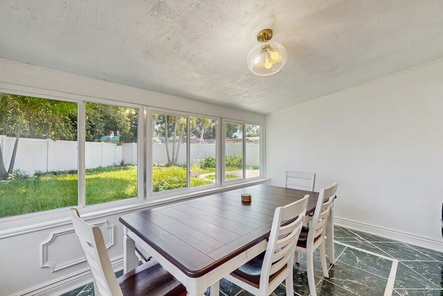 Building Photo - 3903 Cape Vista Dr