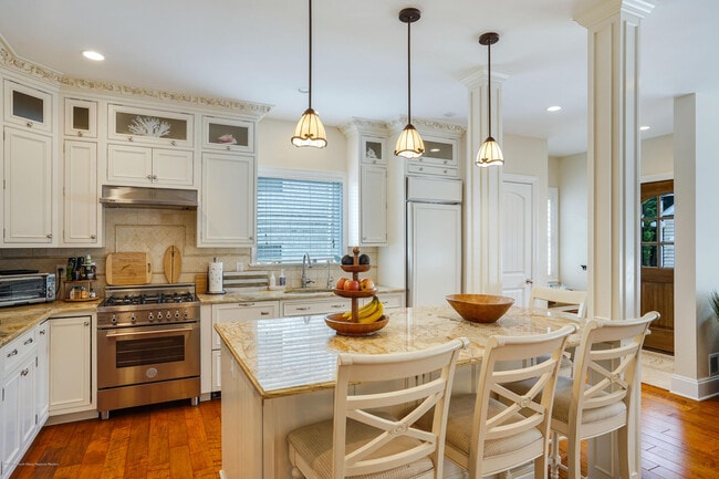 Building Photo - 108 Neptune Pl