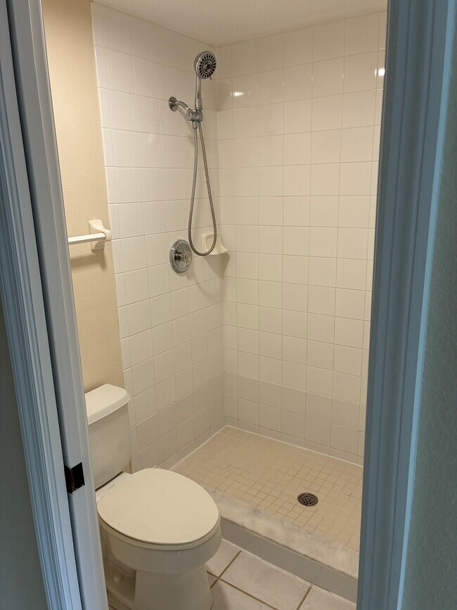 Building Photo - 4250 Players Pl