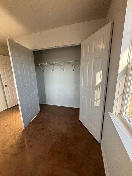 Building Photo - 168 Rustic Ln