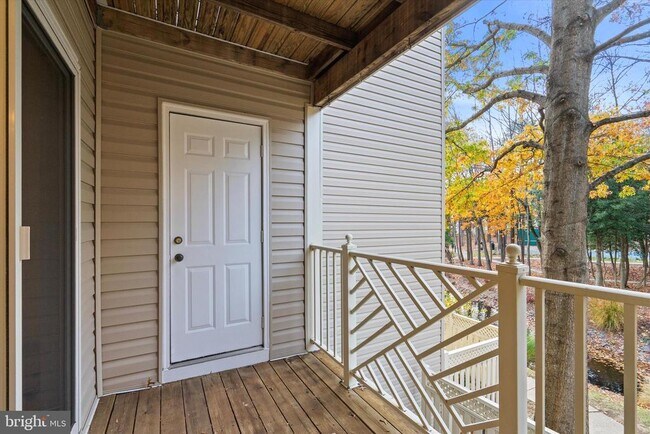 Building Photo - 12221 Fairfield House Dr