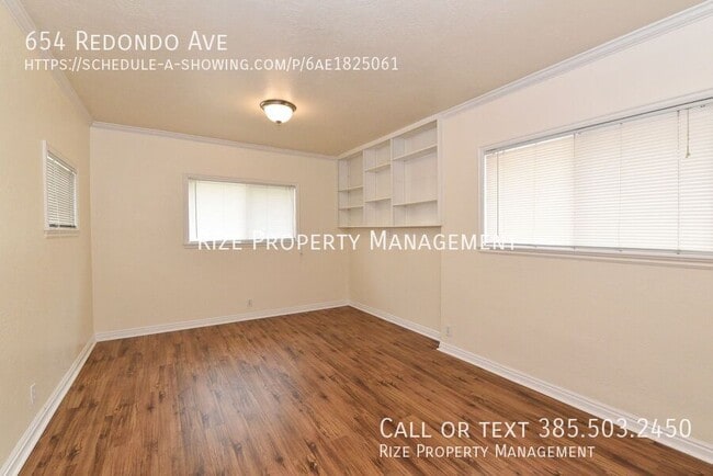 Building Photo - 654 E Redondo Ave