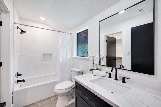 Building Photo - 5510 Harvest Oak Landing Dr