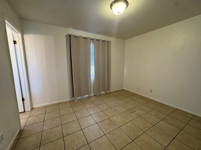 Building Photo - 1539 Monte Vista Dr