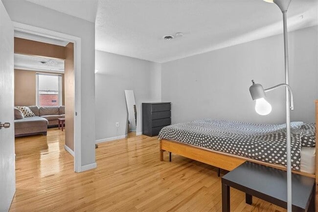 Building Photo - 5523 Ellsworth Ave