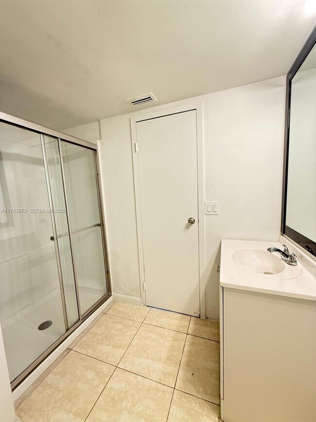 Building Photo - 13499 Biscayne Blvd