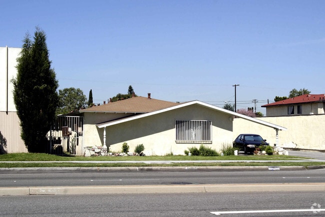 Primary Photo - 11901 Pioneer Blvd