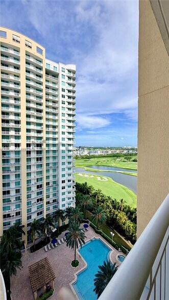 Building Photo - 1755 E Hallandale Beach Blvd