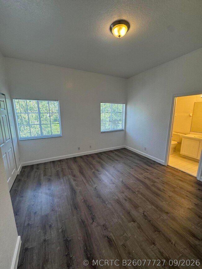 Building Photo - 1117 Colonial Palms Way