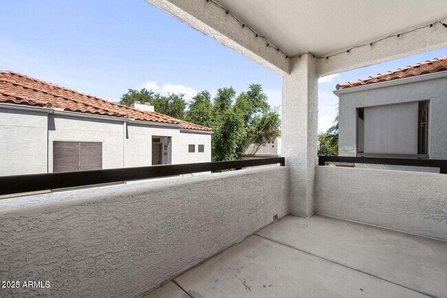 Building Photo - 11375 E Sahuaro Dr
